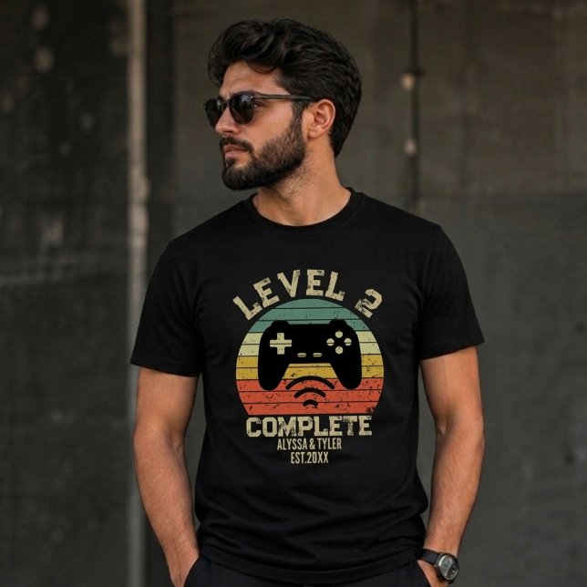 Level 2 Complete Gamer-Hochzeit Retro T-Shirt (Von Creator hochgeladen)