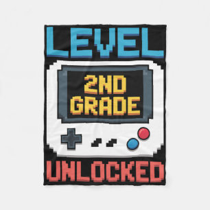 Level 2. Klasse freigeschaltet Zurück zur Schule G Fleecedecke