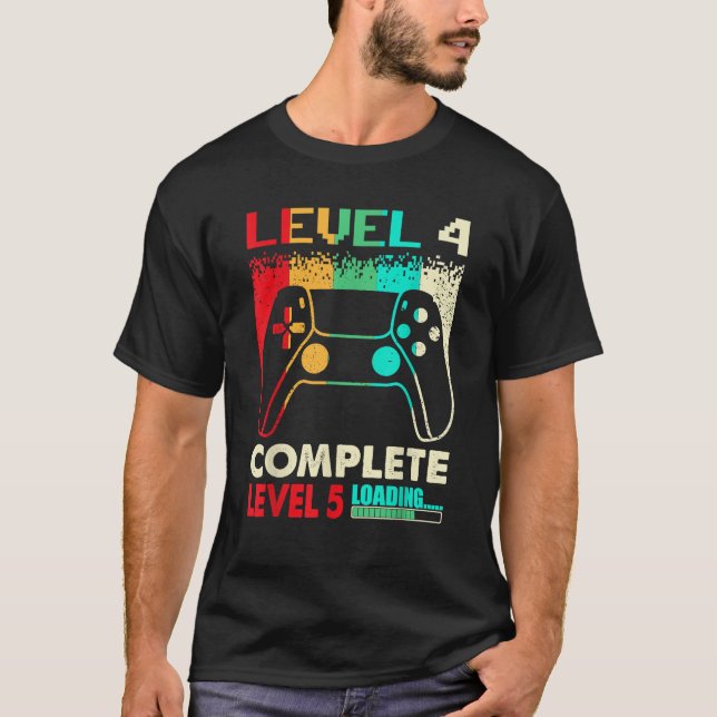 Level 4 Complete Level 5 Loading 4 Years Wedding A T-Shirt (Vorderseite)