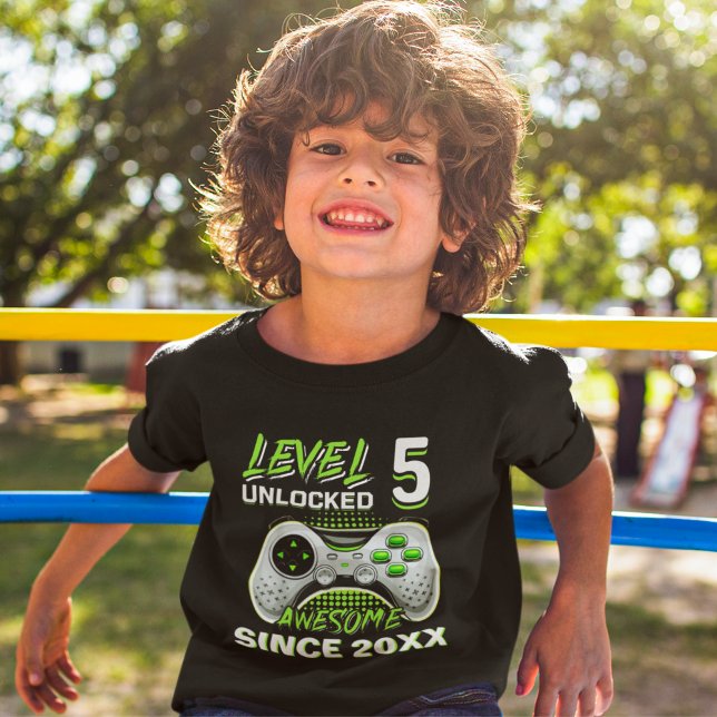 Level 5 Unlocked - Fun Birthday Gamer Kid T-Shirt (Von Creator hochgeladen)