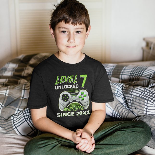 Level 7 Unlocked - Fun Birthday 7 Gamer  T-Shirt (Von Creator hochgeladen)
