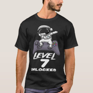 Level 7 unverschlossene Gamer Astronaut 7. Geburts T-Shirt