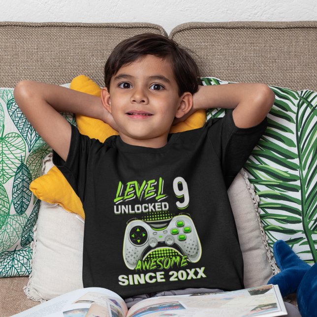 Level 9 Unlocked - Fun Birthday 9 Gamer  T-Shirt (Von Creator hochgeladen)