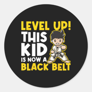 Level Up Dieser Kid Ist Jetzt Ein Schwarzgurtel -  Runder Aufkleber