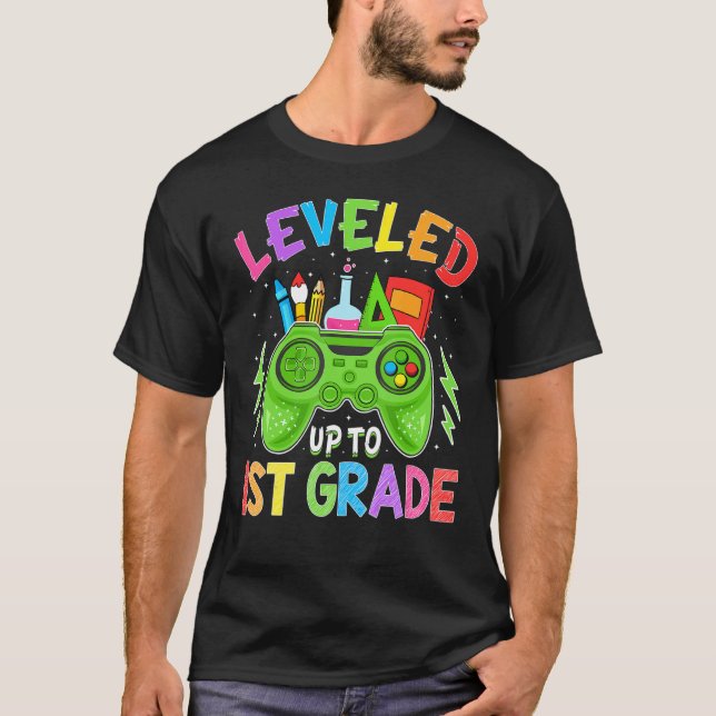 Leveled Up To 1st Grade Gamer Back To School Stude T-Shirt (Vorderseite)