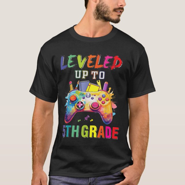 Leveled Up To 5th Grade Fifth Grade Back To School T-Shirt (Vorderseite)