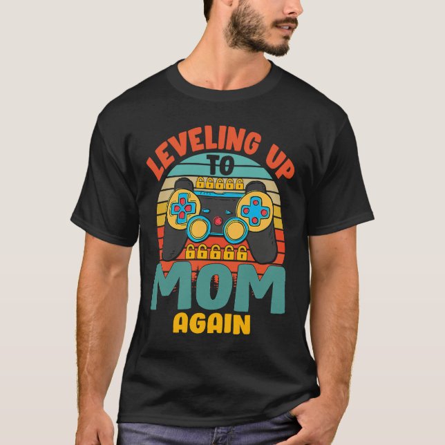 Leveling Up To Mom Again Pregnancy Announcement T-Shirt (Vorderseite)