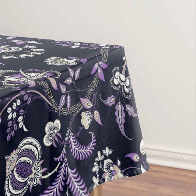 Lewis Day's "Granny" Antique Floral Tablecloth Tischdecke (Beispiel)