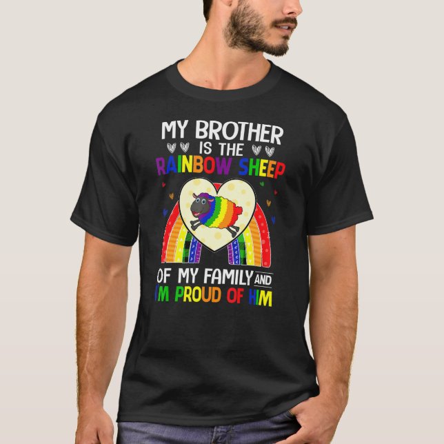 LGBT Gay Pride mein Bruder ist Regenbogenschaf bei T-Shirt (Vorderseite)