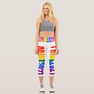 LGBT-Regenbogenflagge Text Gay Pride 2021 LGBTQ Capri Leggings