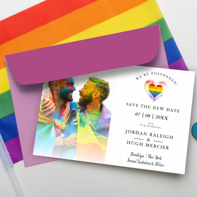 LGBT-Regenbogenherz Rett Neuer Termin auf Hochzeit Postkarte (Von Creator hochgeladen)