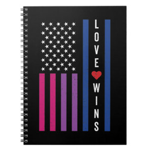 LGBTQ Bisexuelle Liebe gewinnt amerikanische Flagg Notizblock
