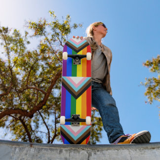 LGBTQ+-Flag für den Fortschritt Skateboard