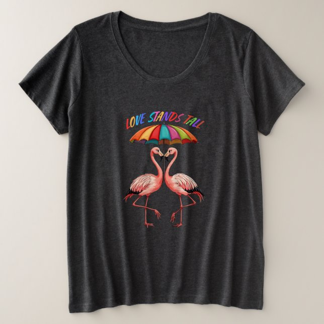 LGBTQ Flamingos stehend anmutig unter einem Regenb Große Größe T-Shirt (Design vorne)