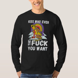 Lgbtq Gay Pride Rainbow Kiss Wer auch immer Sie Sa T-Shirt