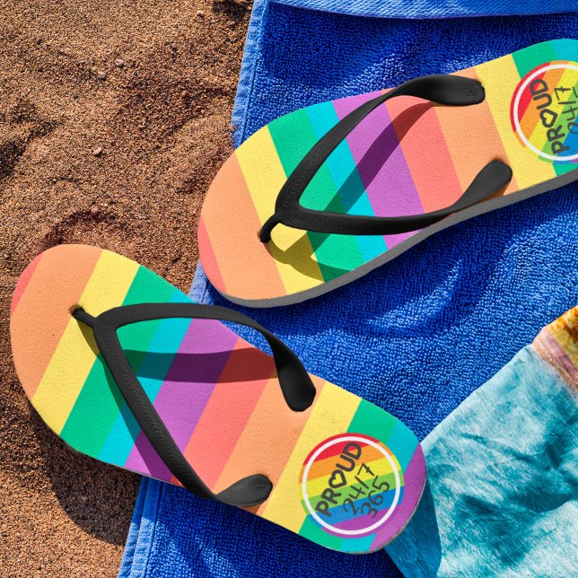 LGBTQ Pride rainbow flag heart Flip Flops (Von Creator hochgeladen)