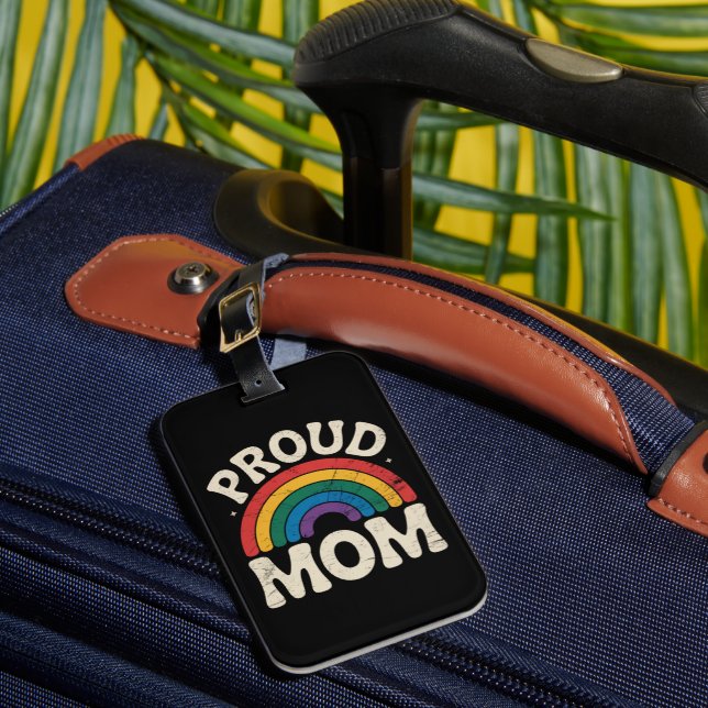 LGBTQ Proud Mama Gay Pride Rainbow Mother Day Gepäckanhänger (Vorderseite Insitu 1)