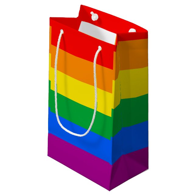 LGBTQ+-Regenbogenfarben Kleine Geschenktüte (Vorderseite Schrägansicht)