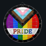 LGBTQ & Stolz - Regenbogen-Fortschrittsflagge Dartscheibe<br><div class="desc">Dartboard: Die Regenbogenflagge und die "Progress"-Variante fügen einen Zickzack entlang des Hügels hinzu, der schwarze, braune, hellblaue, rosa und weiße Streifen aufweist, um diese Gemeinschaften (marginalisierte Farbmenschen, Transmenschen, Menschen, die mit HIV/AIDS leben, und diejenigen, die verloren gegangen sind) in den Vordergrund zu rücken. "Der Pfeil zeigt auf, dass Fortschritte noch...</div>