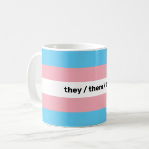 LGBTQI+ Transgender-Pride-Flag mit Pronomen Kaffeetasse