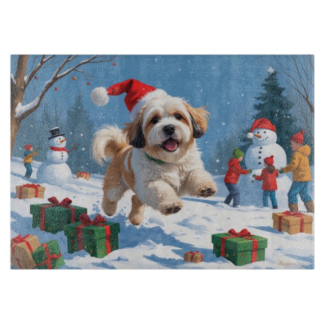 Lhasa Apso läuft in Snow mit Weihnachtshut Schneidebrett (Vorderseite)