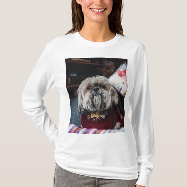 Lhasa apso puppy at Christmas b T-Shirt (Vorderseite)