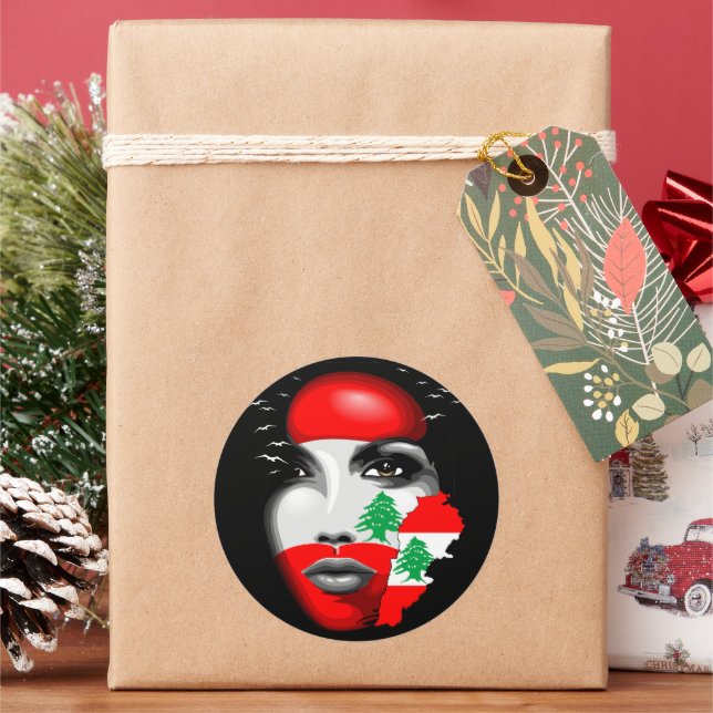 Libanonflagge und -karte im Gesicht eines Mädchens Runder Aufkleber (Feiertag)