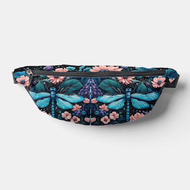 Libelle nachts im Blumengarten Bauchtasche (Ablage )