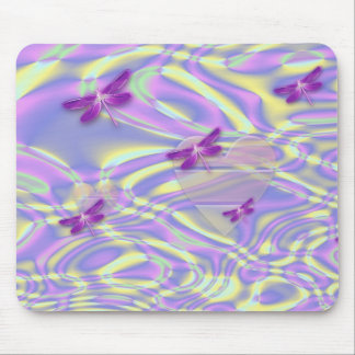 Libellen und Herzen Mousepad