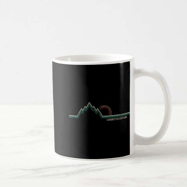 Liberty State Park New Jersey Berg Retro  Kaffeetasse (Rechts)