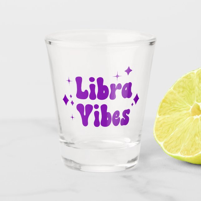 Libra Vibes Zodiac Astrologie Lila Sterne Schnapsglas (Vorderseite)