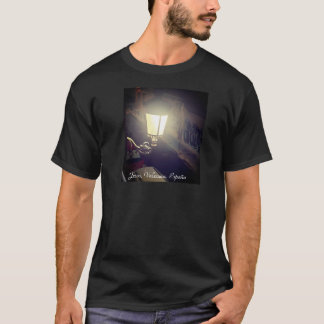 Licht in der Straße in Jesus T-Shirt
