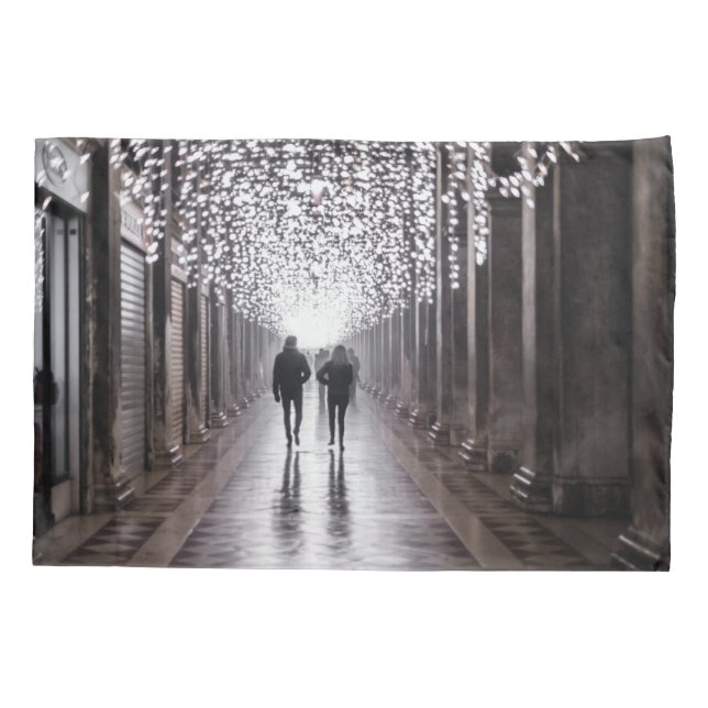 Licht, Schatten und Symmetrie - Sepia Kissenbezug (Rückseite)