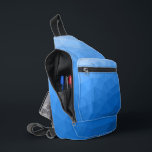 Lichtblaues geometrisches Muster Crossbody Bag<br><div class="desc">Lichtblaues Gefälle geometrisches Maschenmuster Druckbeutel. Coole Mode Accessoires Tasche für jeden. Dreieck geometrisches Mesh mit Licht bis dunkelblau Ober Farbverlauf Design.</div>