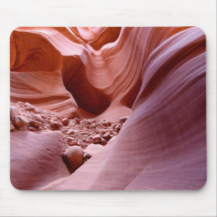 Lichter und Felsen im Canyon Mousepad