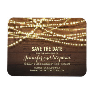 Lichterkette und Scheunenholz für Save-the-Date-Ka Magnet
