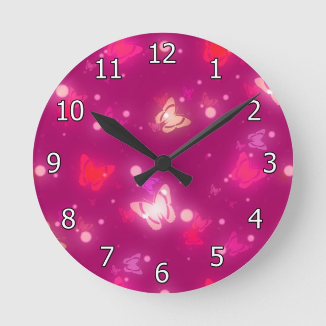Lichtglühende Schmetterlinge Magenta Pink Design Runde Wanduhr (Vorderseite)