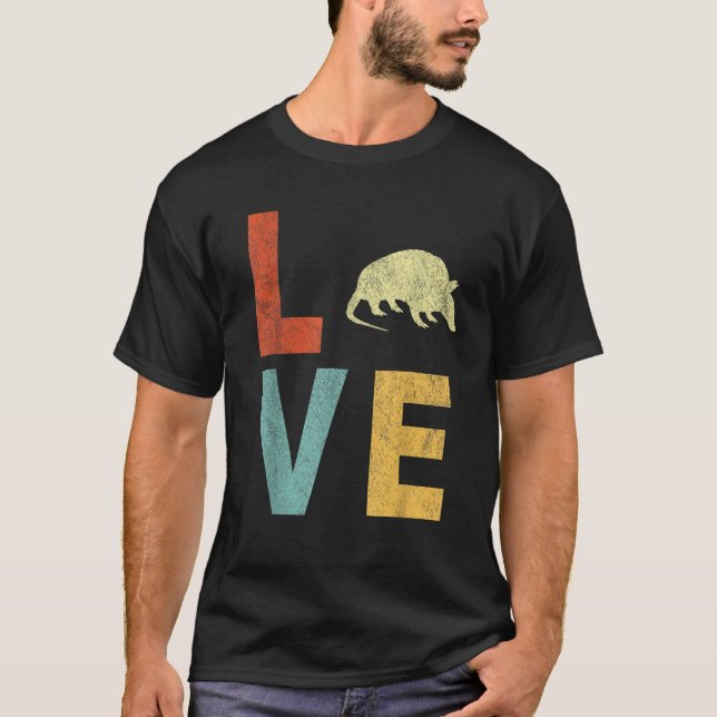 Liebe Armadillo Lover Funny Armadillo Quote Retro T-Shirt (Vorderseite)