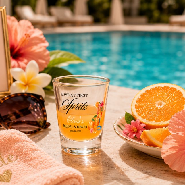 Liebe auf den ersten Spritzer - Brautparty  Schnapsglas (Love at First Spritz Bridal Shower Shot Glass)