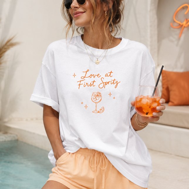 Liebe auf den ersten Spritzer  Tri-Blend Shirt (Von Creator hochgeladen)