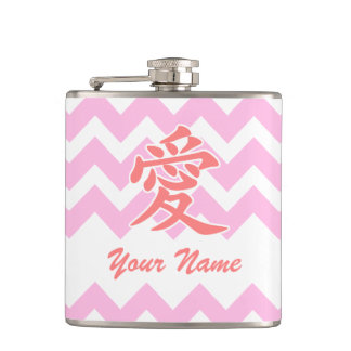 Liebe auf Japanisch mit rosa Zickzack Muster Flachmann