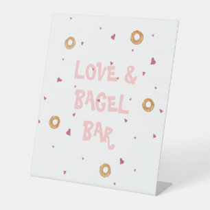 "LIEBE & BAGEL BAR"   White Hearts & Bagels Sockelschild