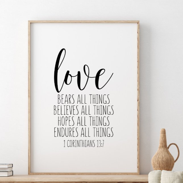 Liebe Bears All Things, 1 Korinther 13:7 Poster (Von Creator hochgeladen)