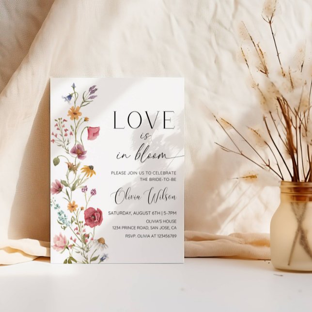 Liebe befindet sich im Party Blumen Brautparty-Blu Einladung (Von Creator hochgeladen)