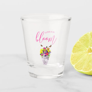 Liebe bei Blumenhochzeiten Schnapsglas