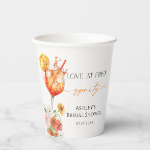 Liebe bei den ersten Brautparty-Cups des Spritz Pappbecher