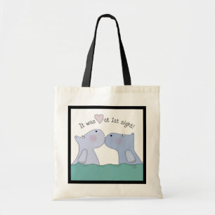 Liebe bei Hippos an erster Stelle Tragetasche