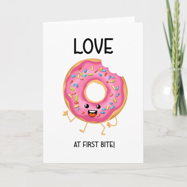 Liebe beim ersten Beißjubiläum Donuts Valentine Karte (Vorderseite)
