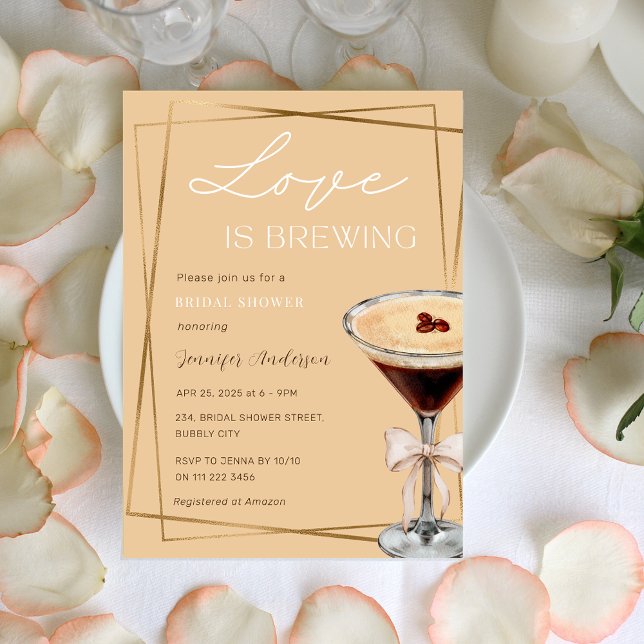 Liebe Braut Espresso Martini Brautparty Einladung (Love is Brewing Espresso Martini Bridal Shower Invitation)