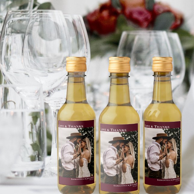 Liebe & Dank Burgundy Simple Wedding Foto Mini Weinetikett (Von Creator hochgeladen)